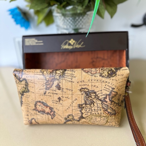 New Patricia Nash Valerie European Map Fold Over Wristlet/ Clutch - Picture 2 of 8